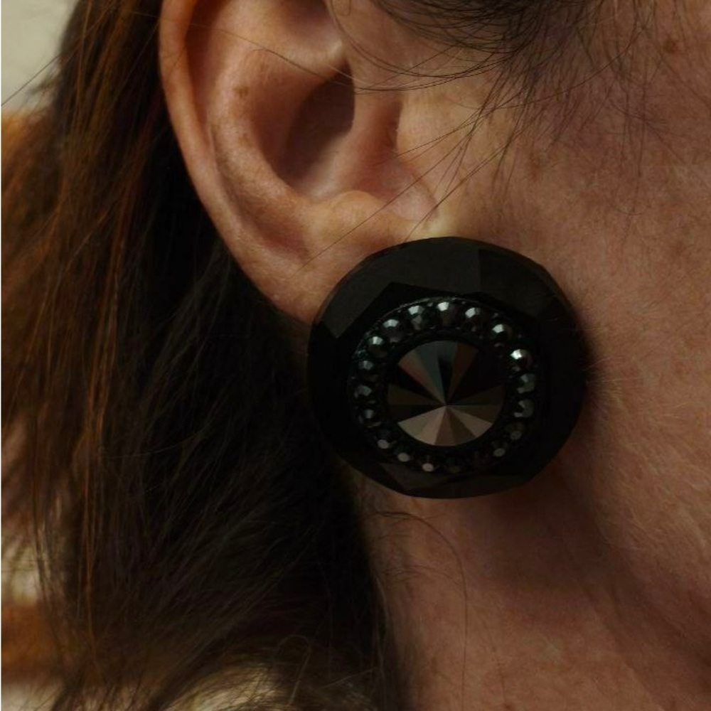 Lanvin Paris black crystal earring clip - Picture 7 of 15
